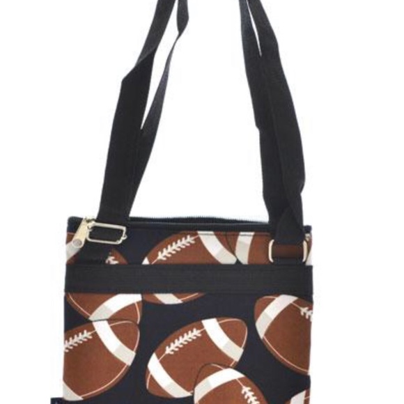 Lot of Football bag, blanket, bucket bag, crossbody, and cosmetic bag - Picture 6 of 7